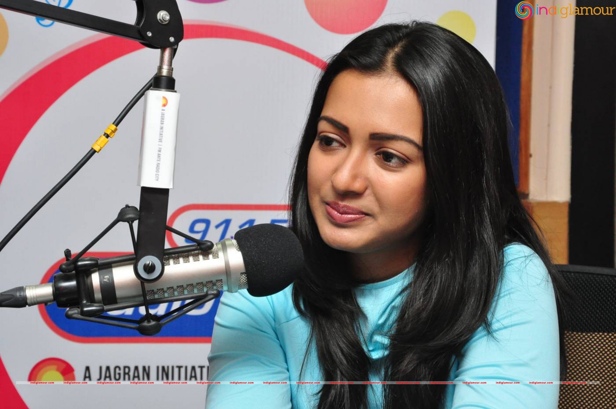 Catherine Tresa Actress hd photo