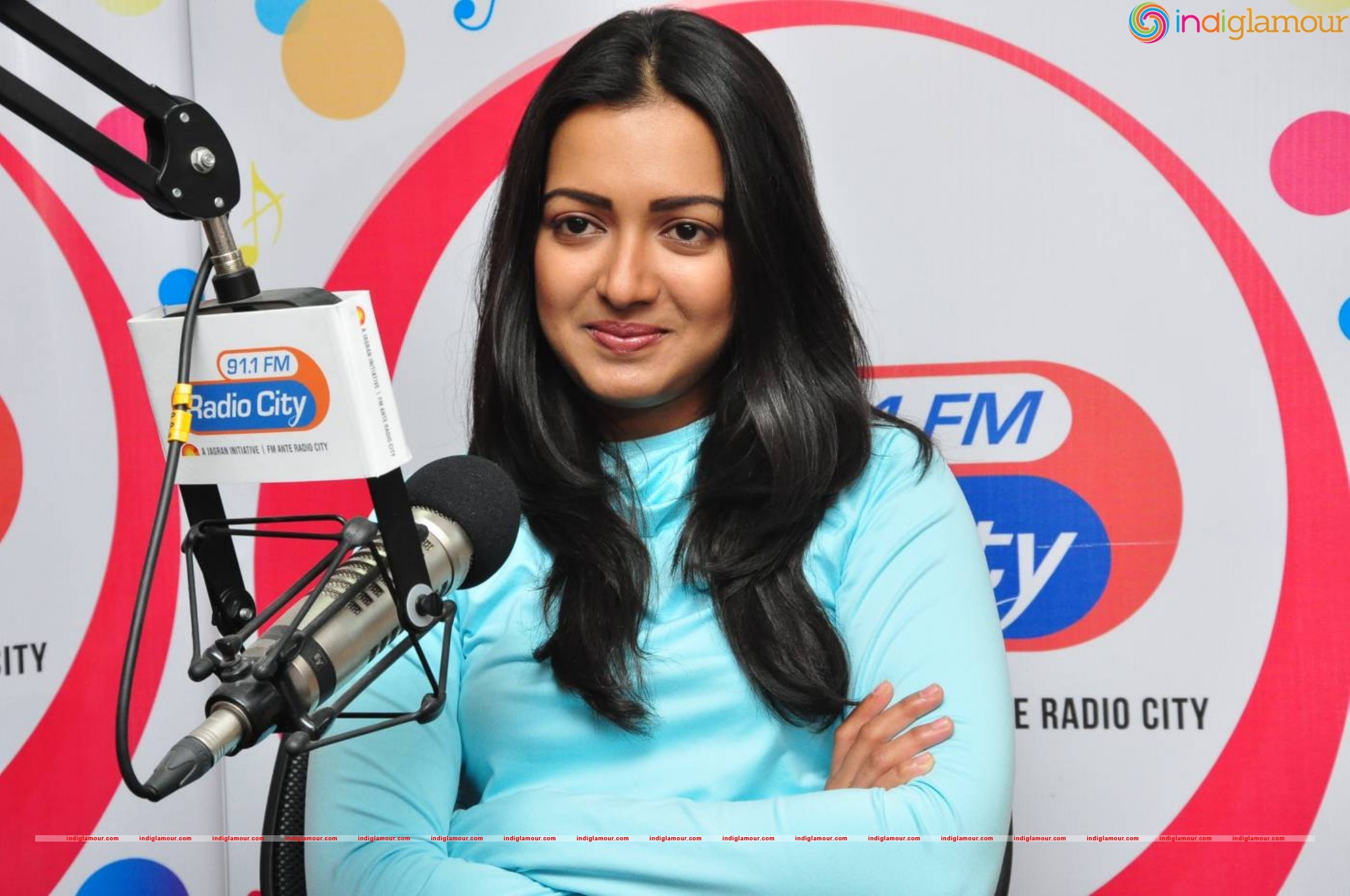 Catherine Tresa Actress hd photo