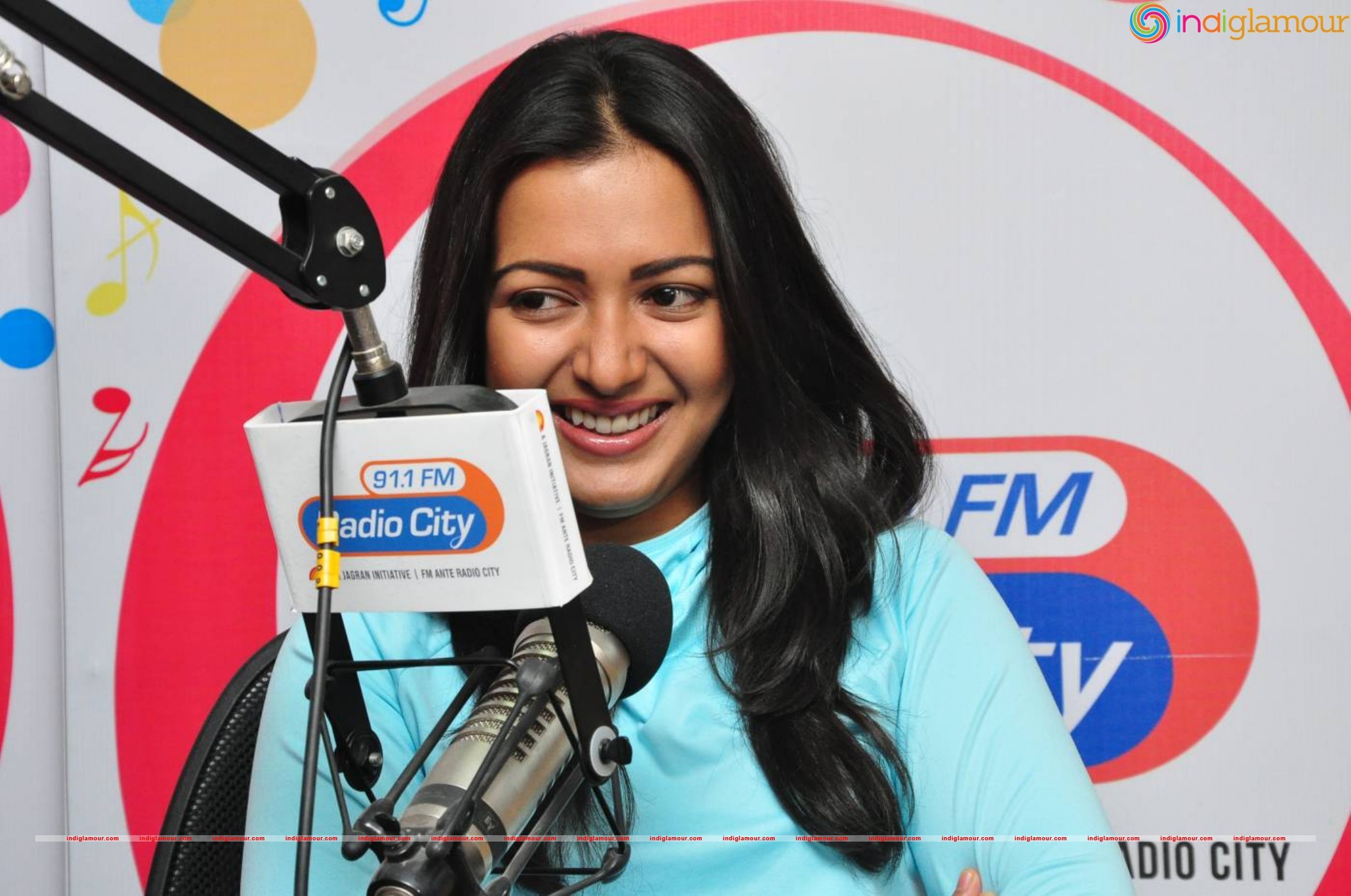 Catherine Tresa Actress hd photo