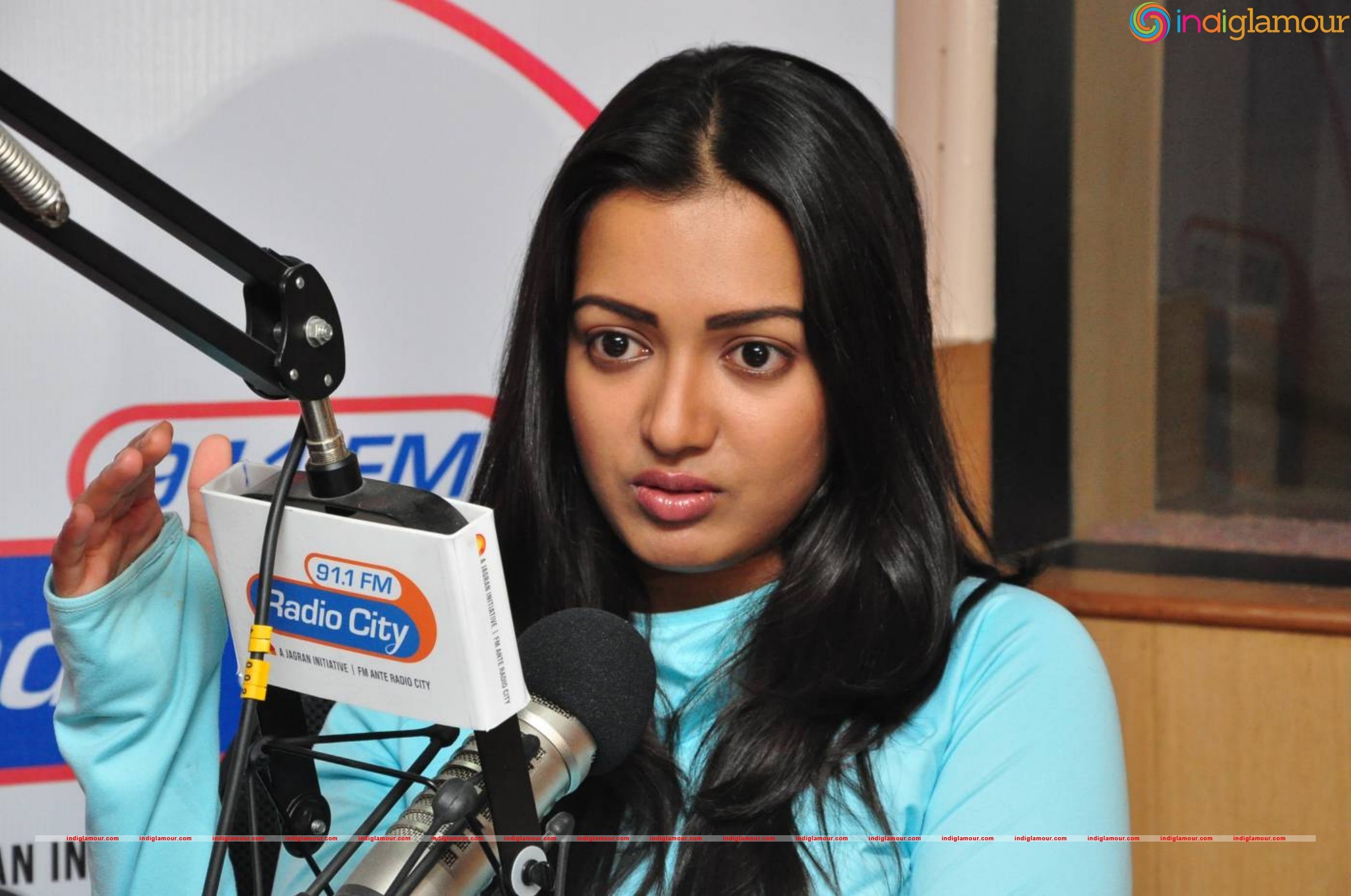 Catherine Tresa Actress hd photo
