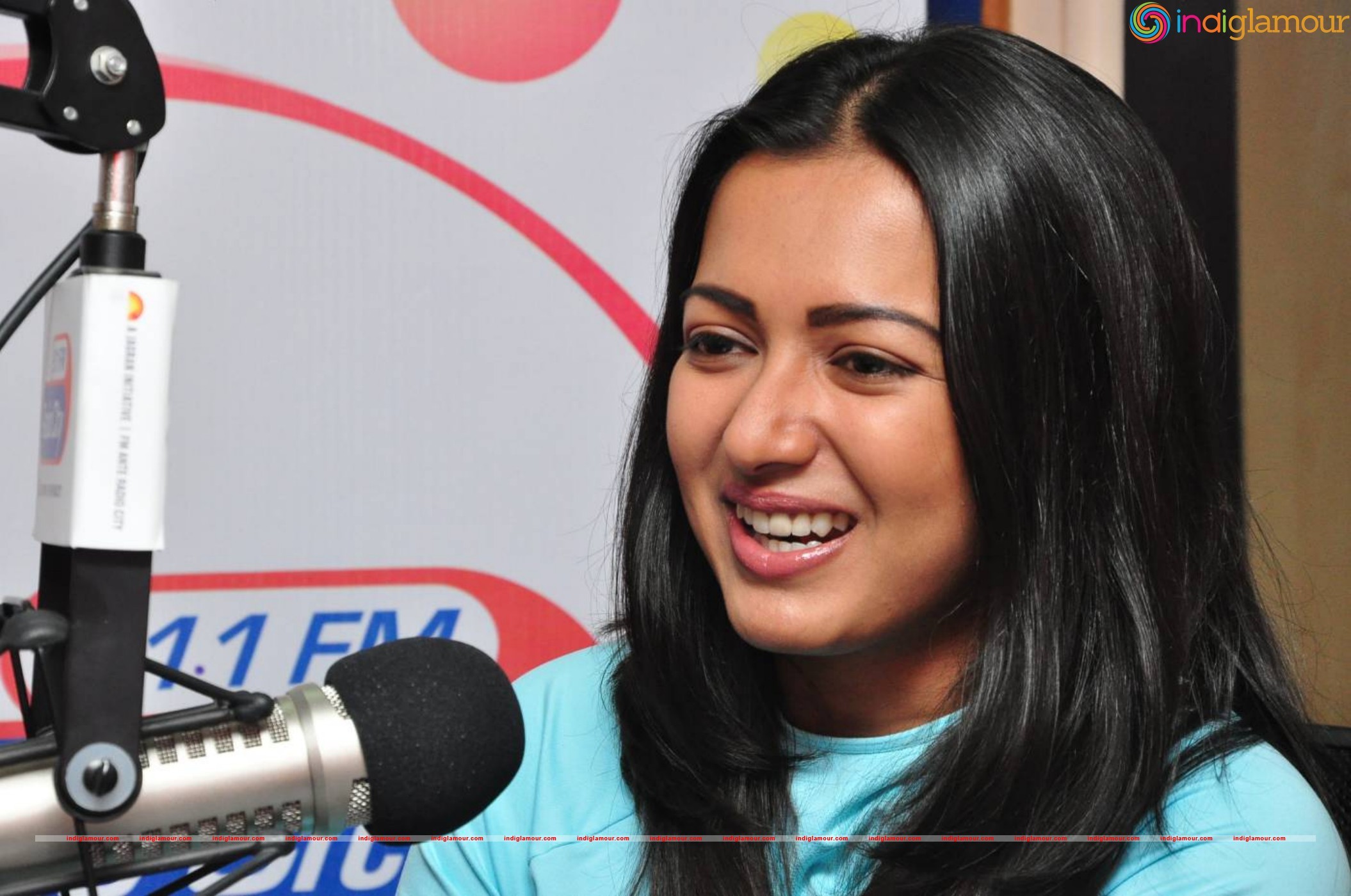 Catherine Tresa Actress hd photo