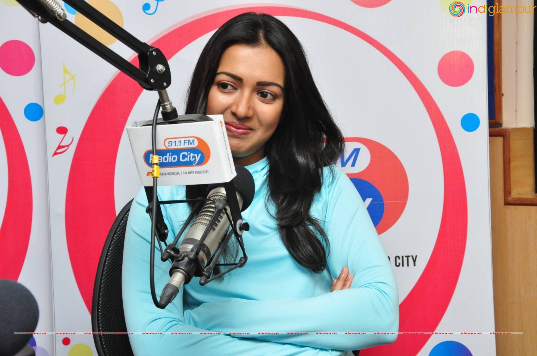 Catherine Tresa Actress hd photo