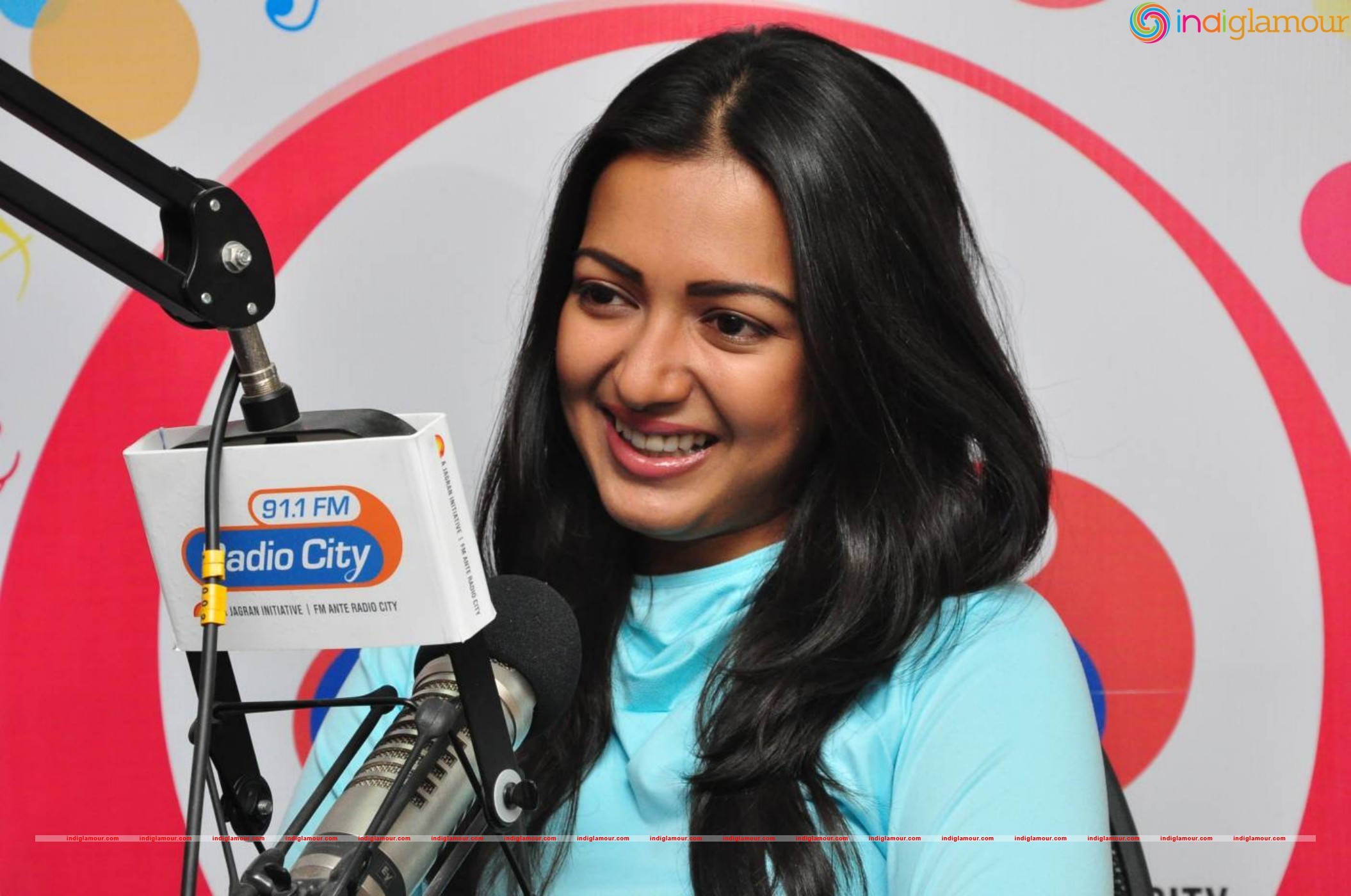 Catherine Tresa Actress hd photo