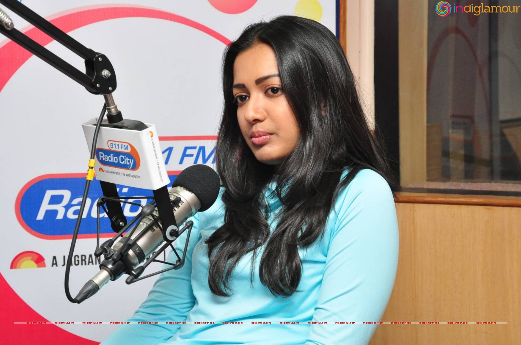 Catherine Tresa Actress hd photo