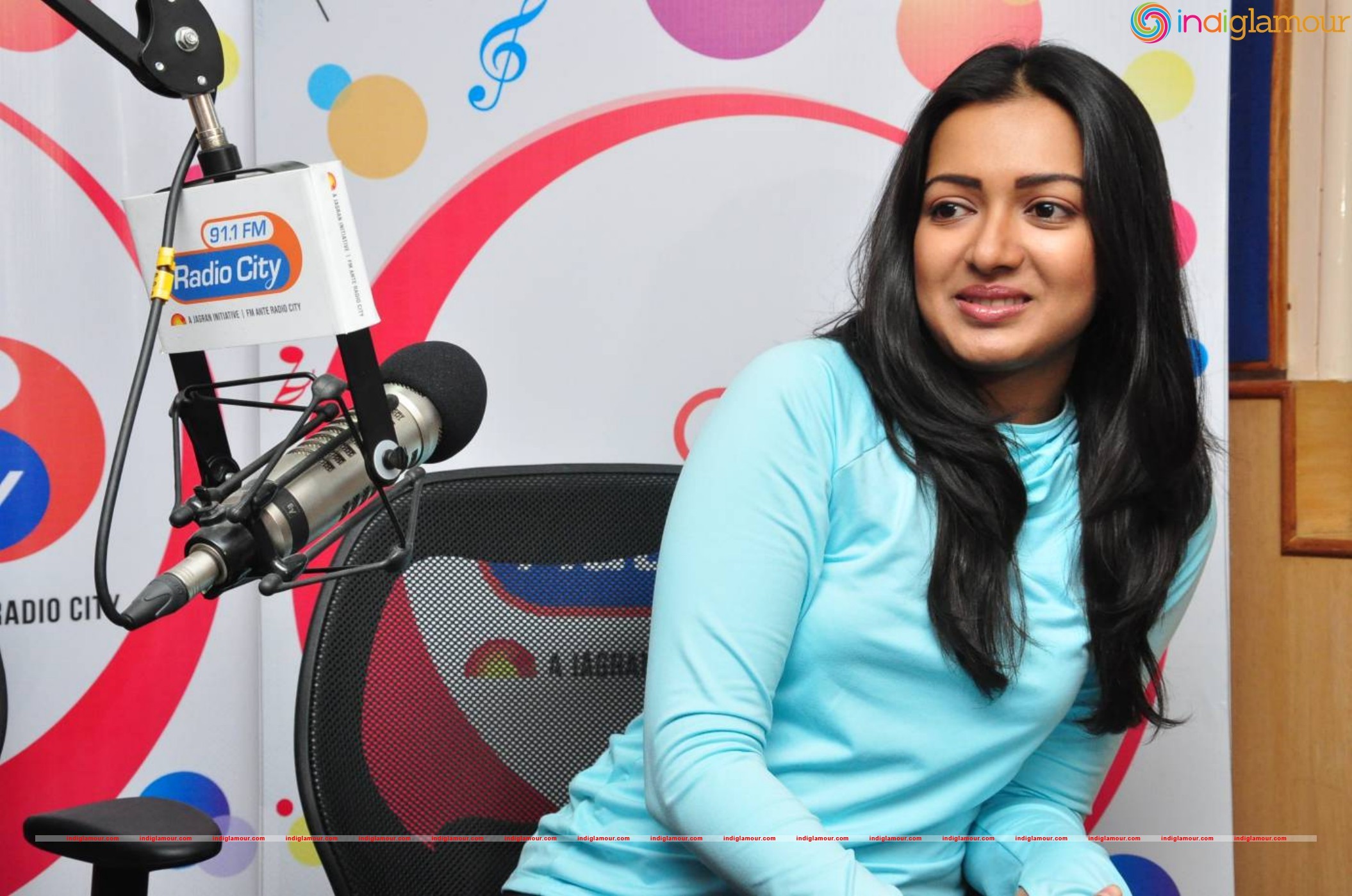 Catherine Tresa Actress hd photo