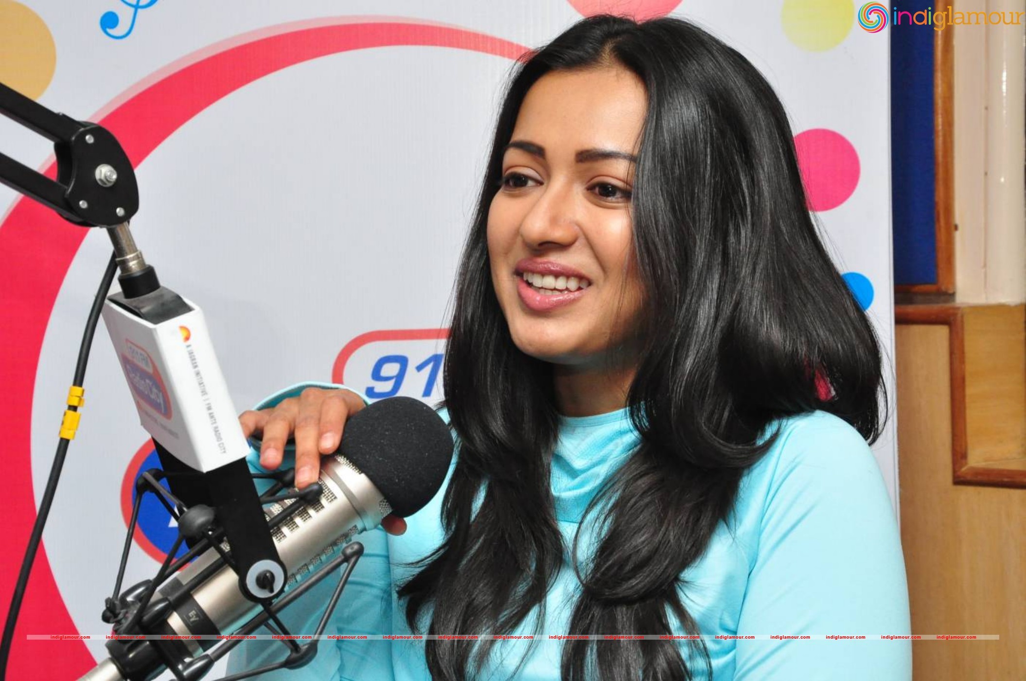 Catherine Tresa Actress hd photo