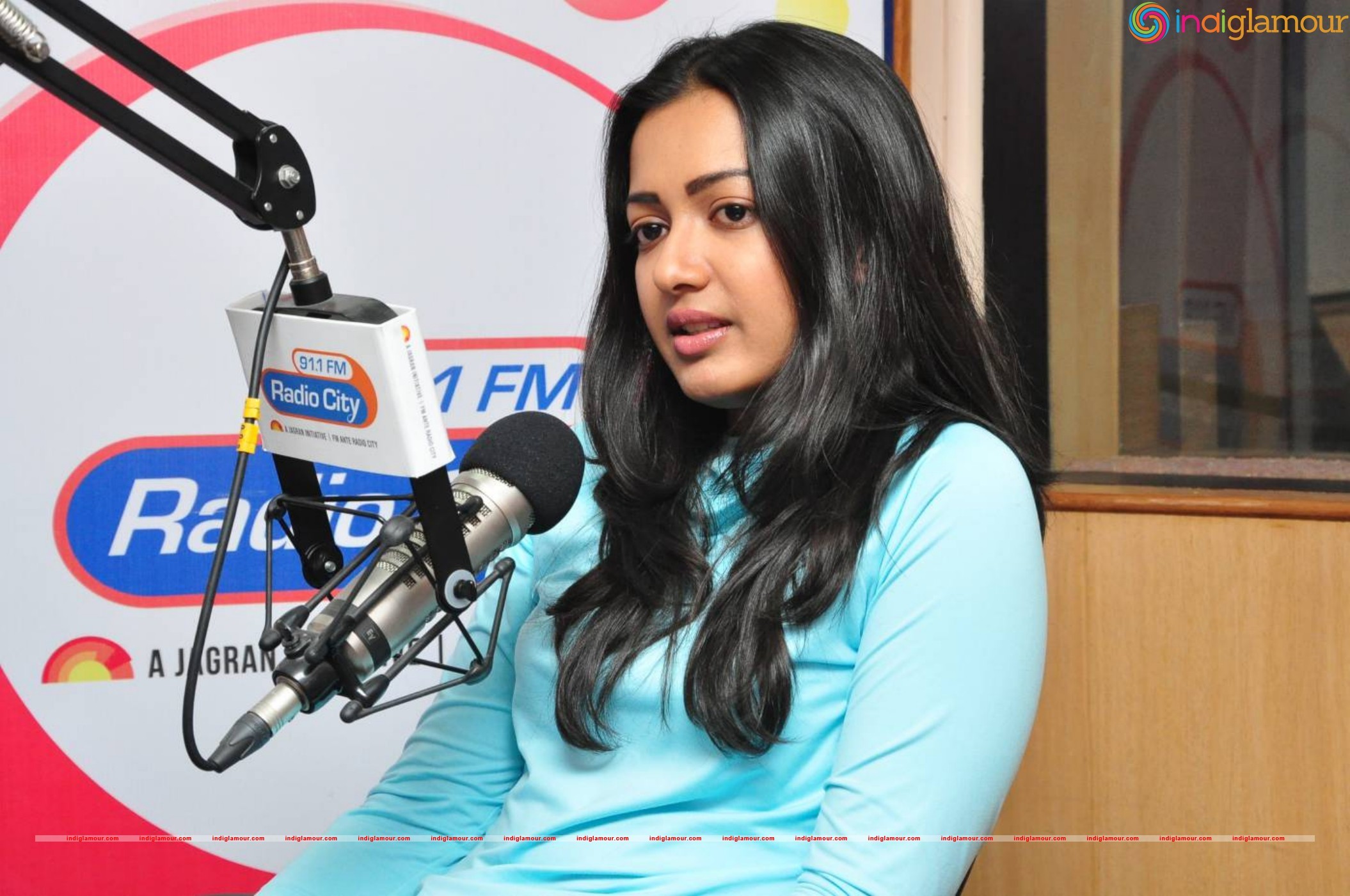 Catherine Tresa Actress hd photo