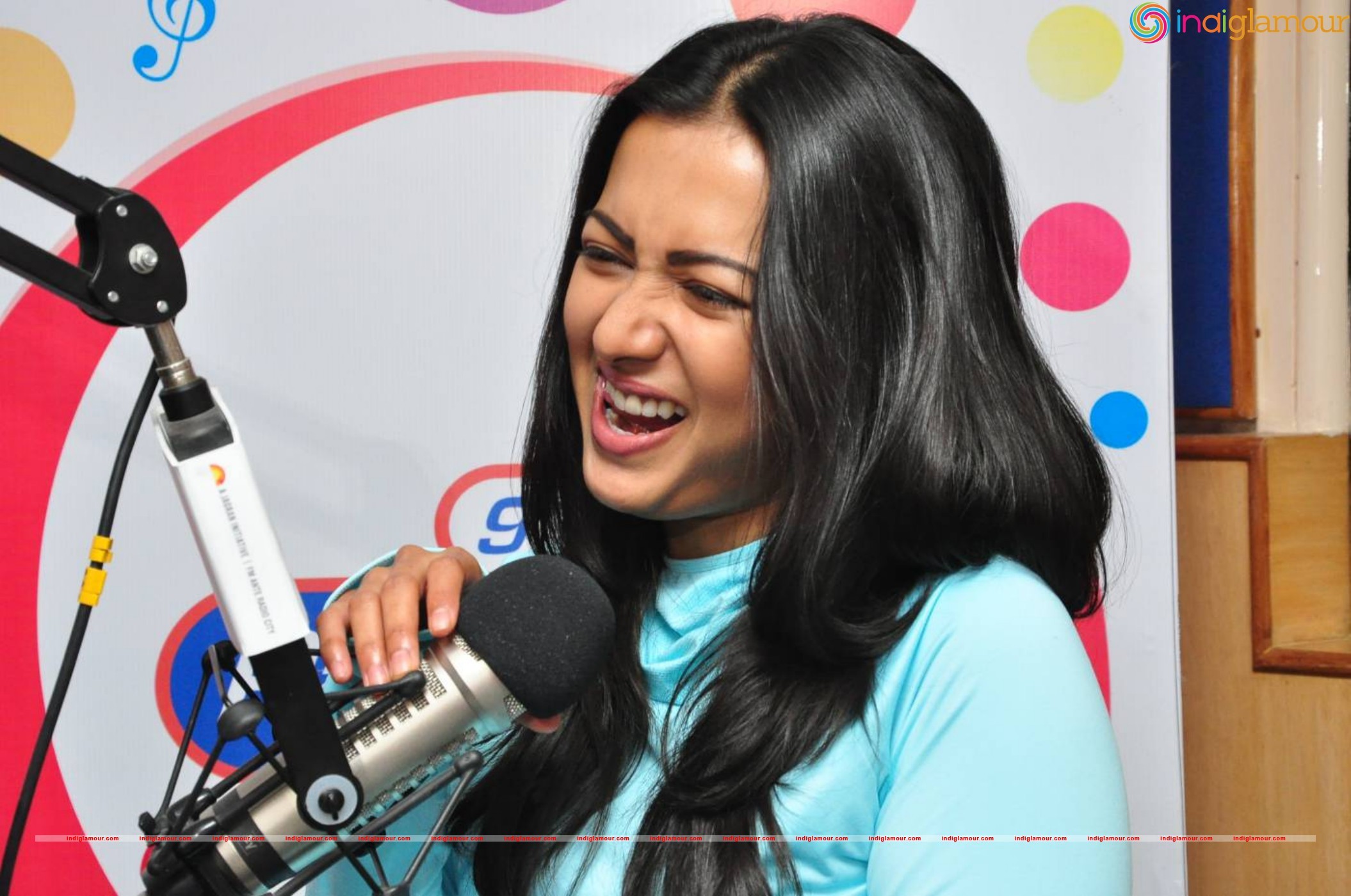 Catherine Tresa Actress hd photo