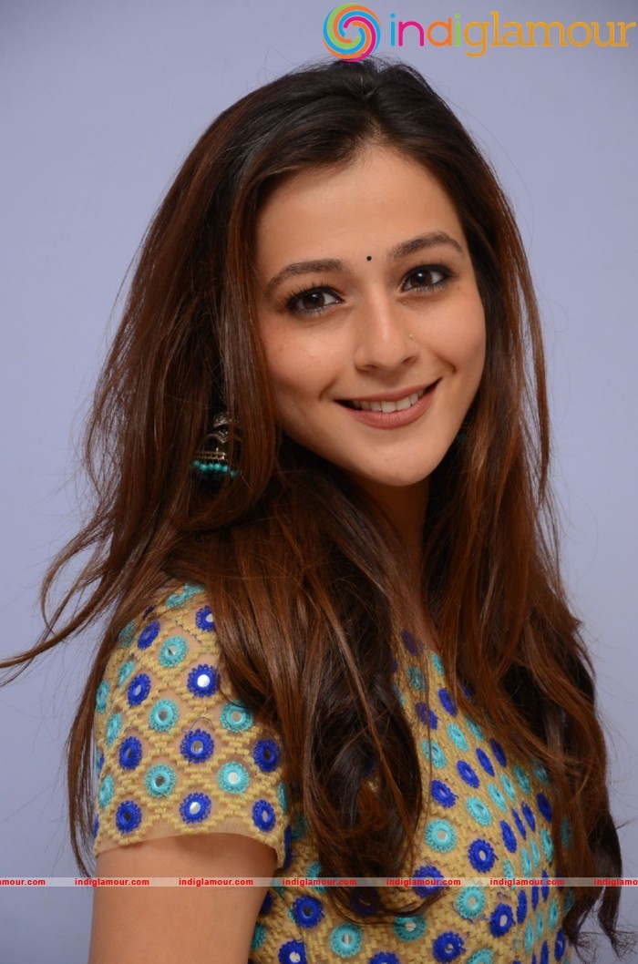 Priyal Gor Actress hd photo