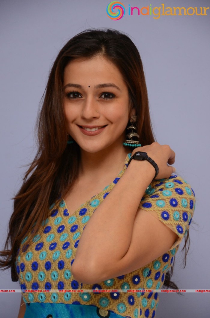Priyal Gor Actress hd photo