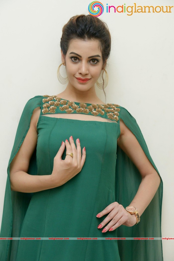 Diksha Panth New Photos Actress hd photo
