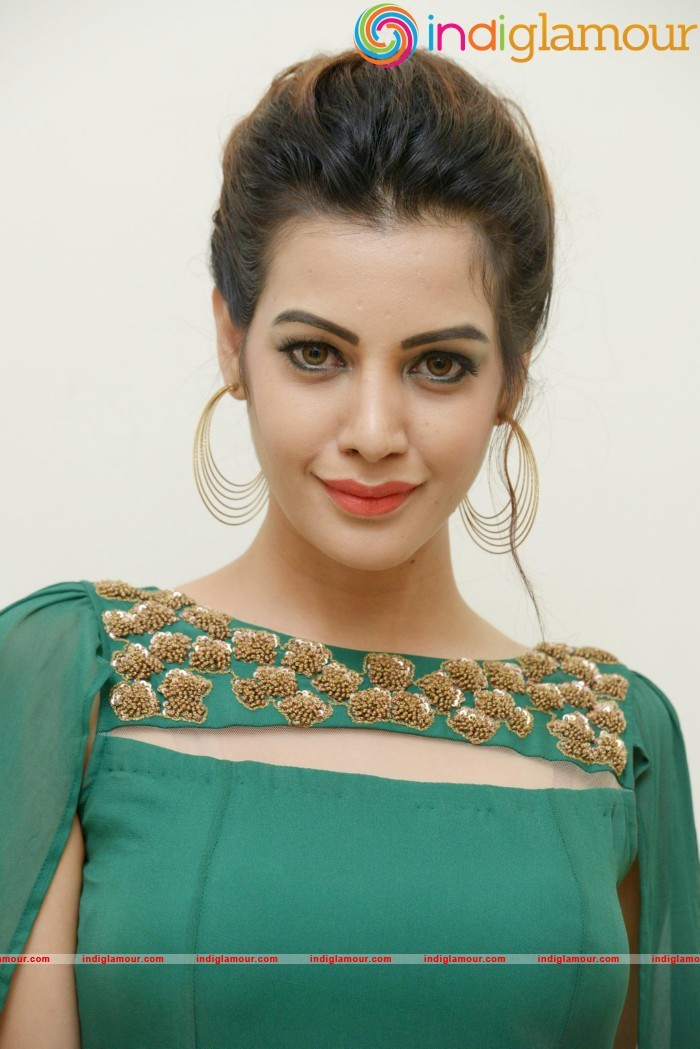Diksha Panth New Photos Actress hd photo