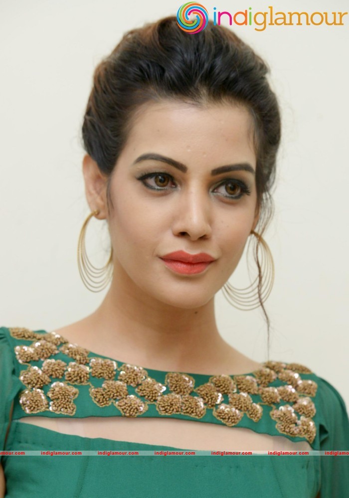 Diksha Panth New Photos Actress hd photo