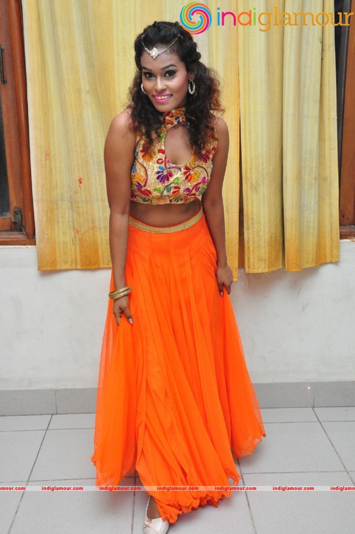 Dancer Nisha Spicy Photos Actress hd photo