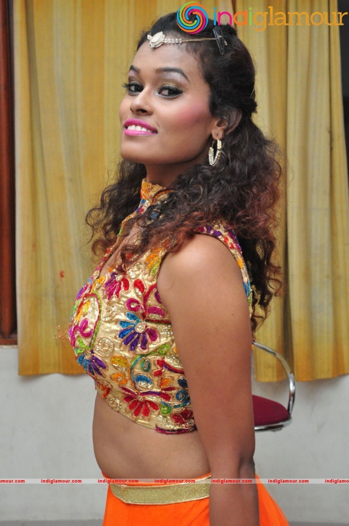 Dancer Nisha Spicy Photos Actress hd photo