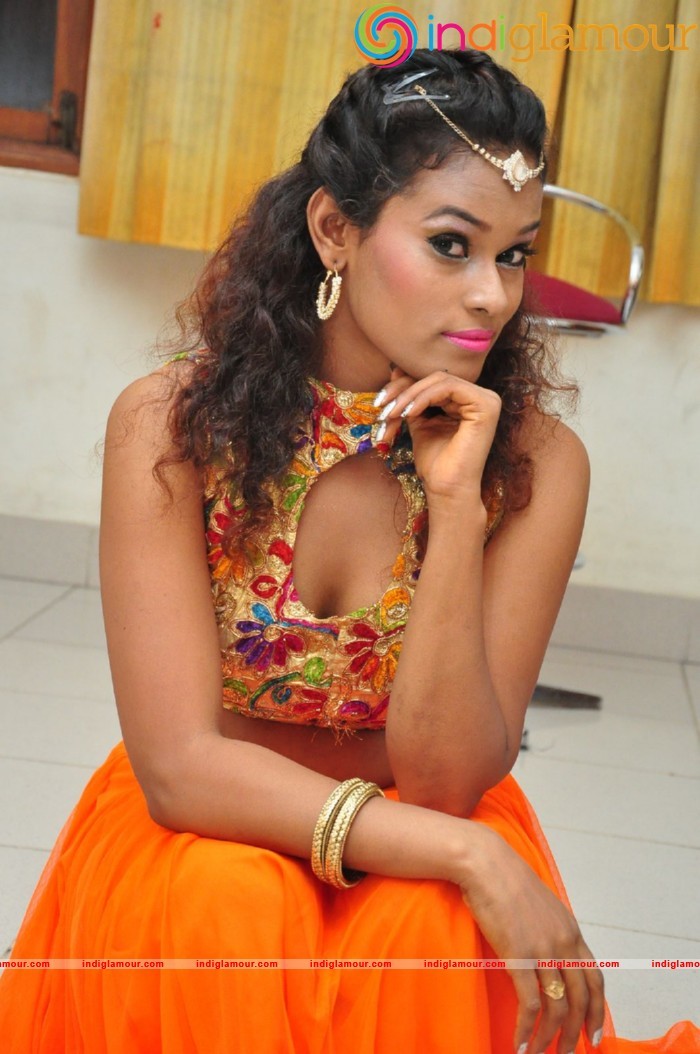 Dancer Nisha Spicy Photos Actress hd photo
