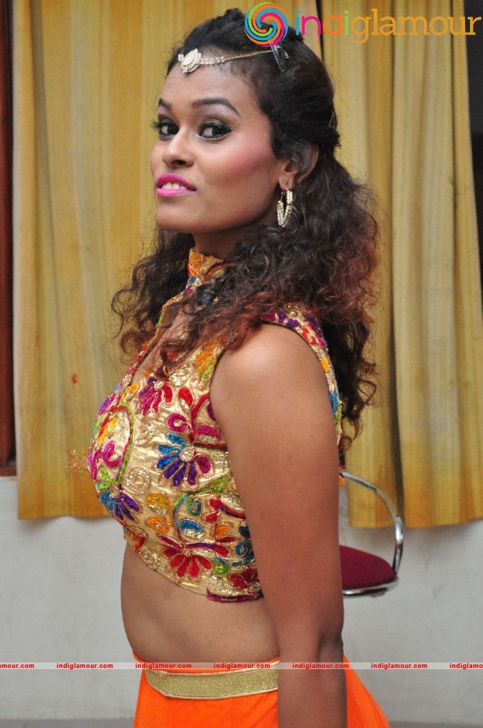 Dancer Nisha Spicy Photos Actress hd photo