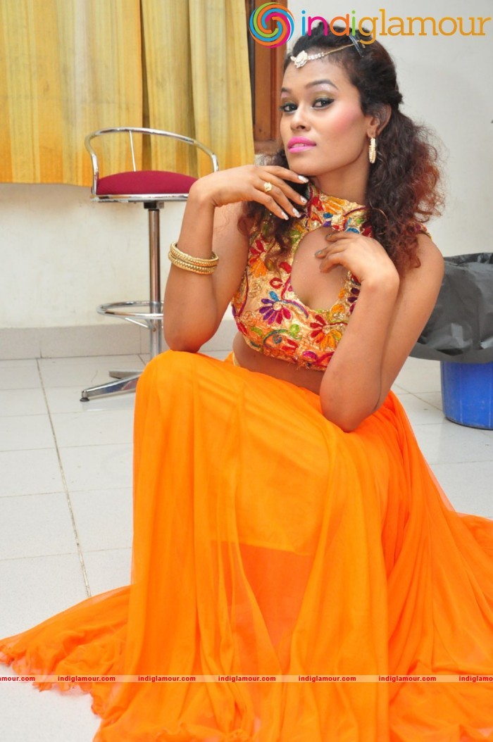 Dancer Nisha Spicy Photos Actress hd photo