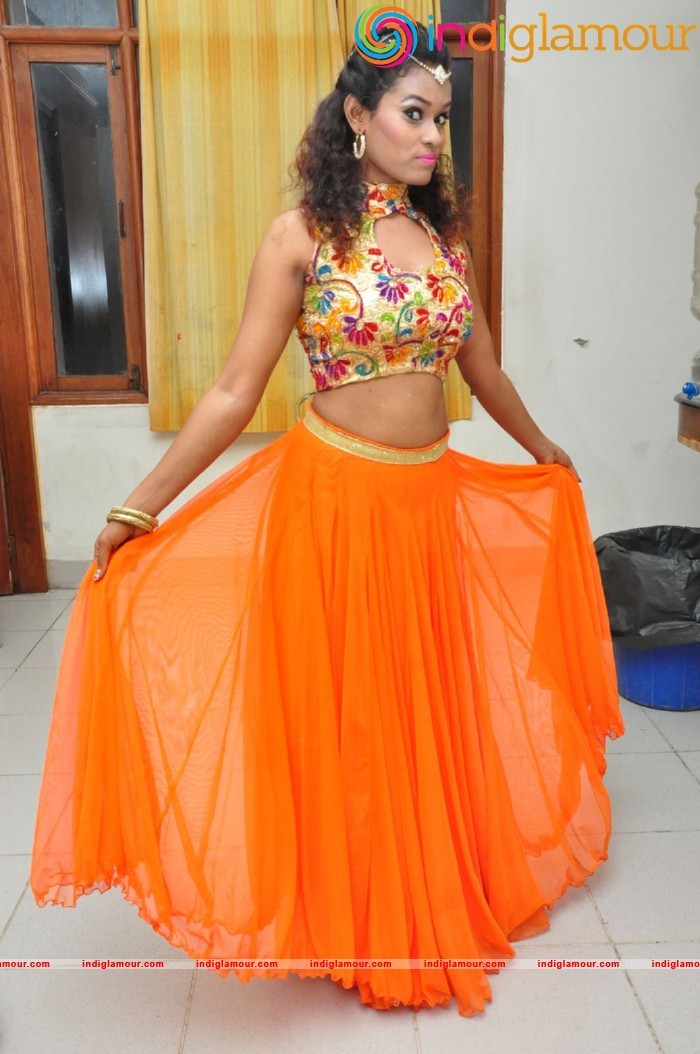 Dancer Nisha Spicy Photos Actress hd photo