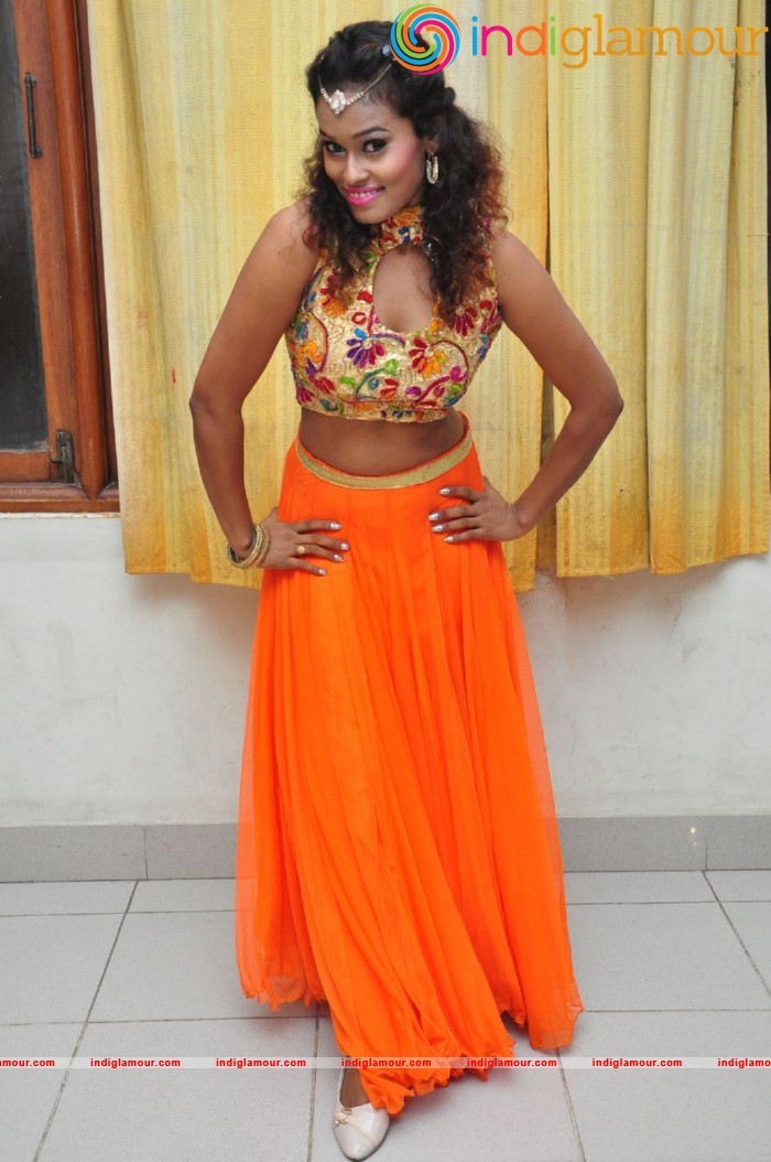 Dancer Nisha Spicy Photos Actress hd photo