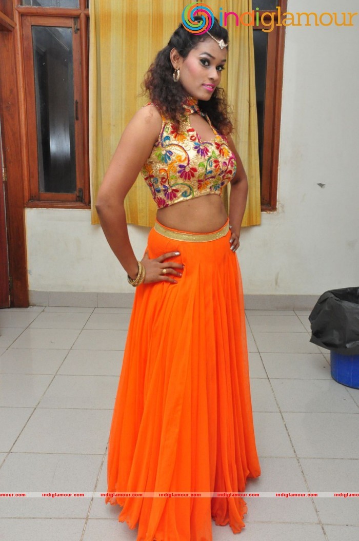 Dancer Nisha Spicy Photos Actress hd photo