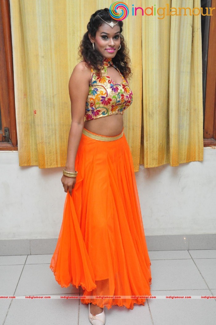Dancer Nisha Spicy Photos Actress hd photo