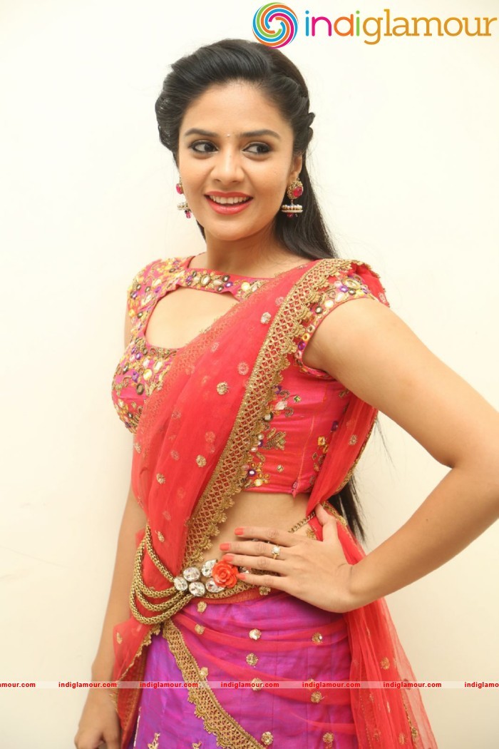 Sri Mukhi Actress hd photo