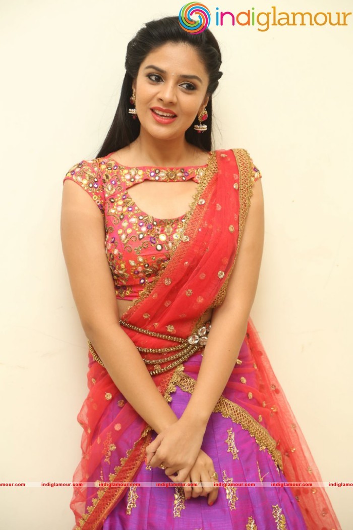 Sri Mukhi Actress hd photo