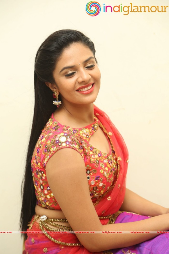 Sri Mukhi Actress hd photo