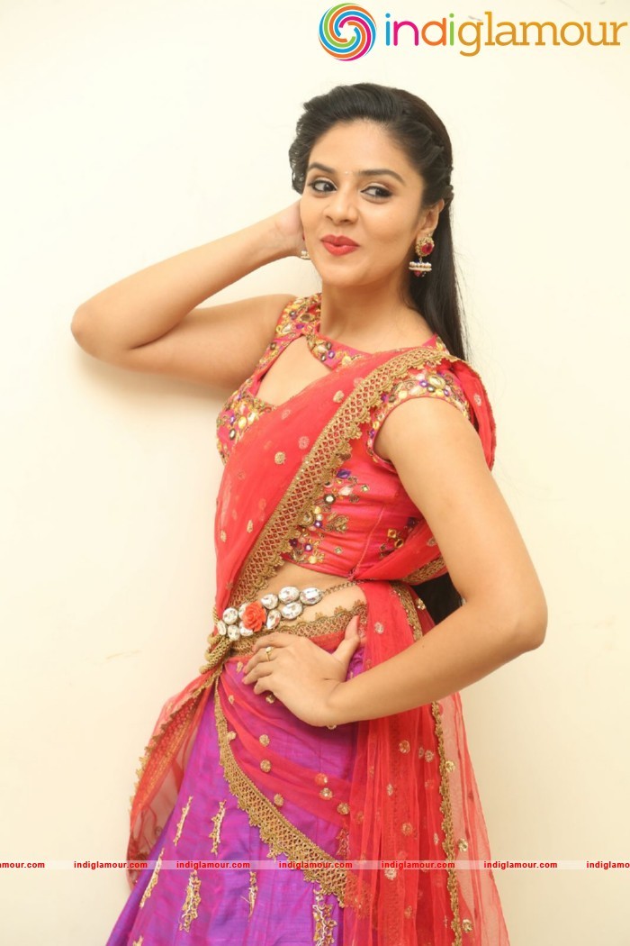 Sri Mukhi Actress hd photo