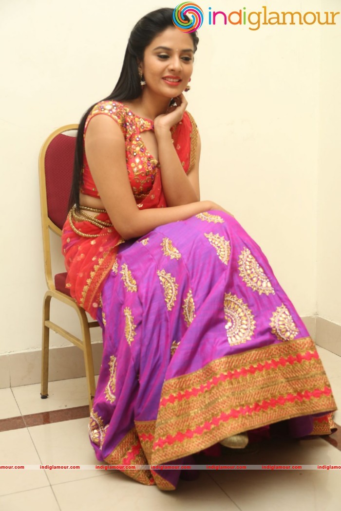 Sri Mukhi Actress hd photo