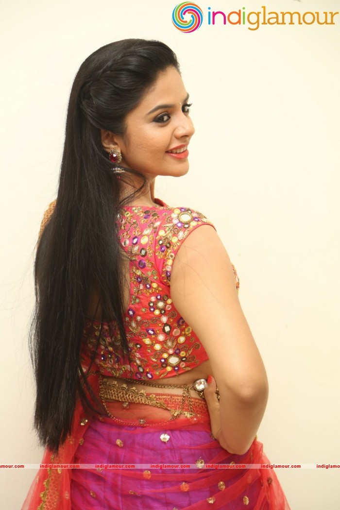 Sri Mukhi Actress hd photo