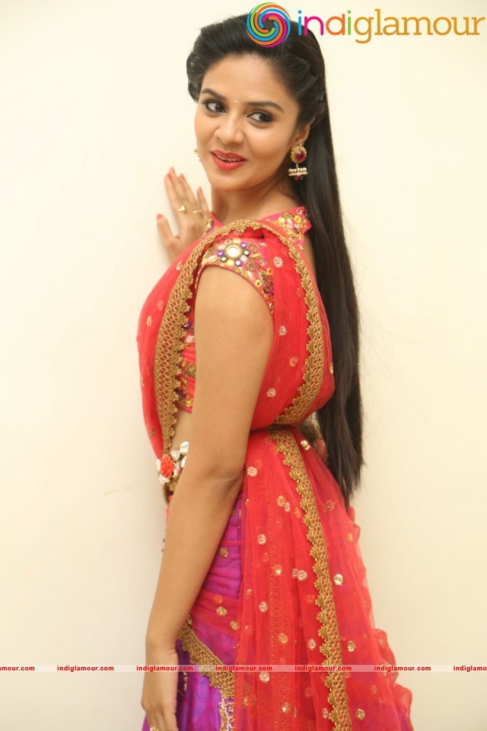 Sri Mukhi Actress hd photo