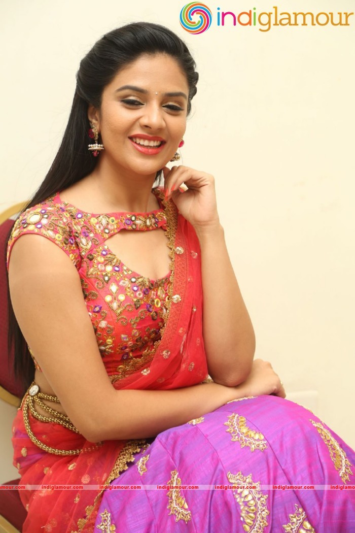 Sri Mukhi Actress hd photo