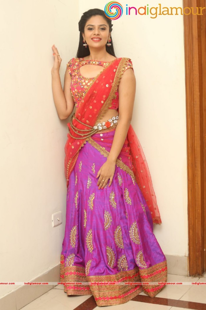 Sri Mukhi Actress hd photo