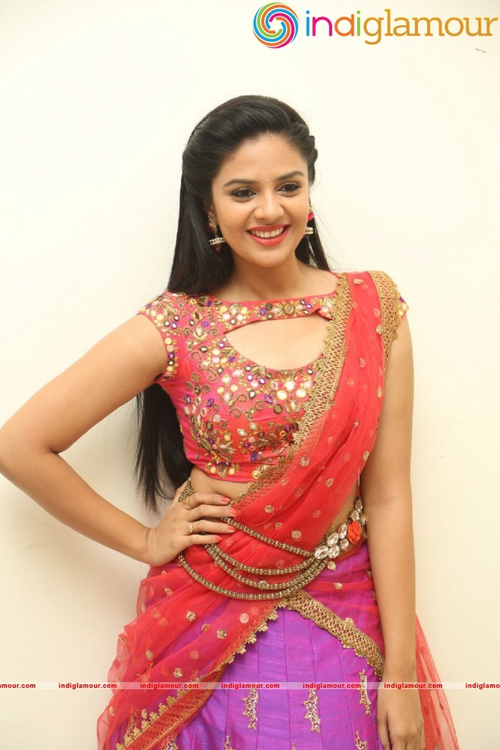 Sri Mukhi Actress hd photo
