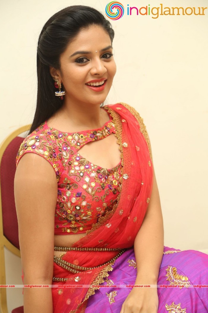 Sri Mukhi Actress hd photo