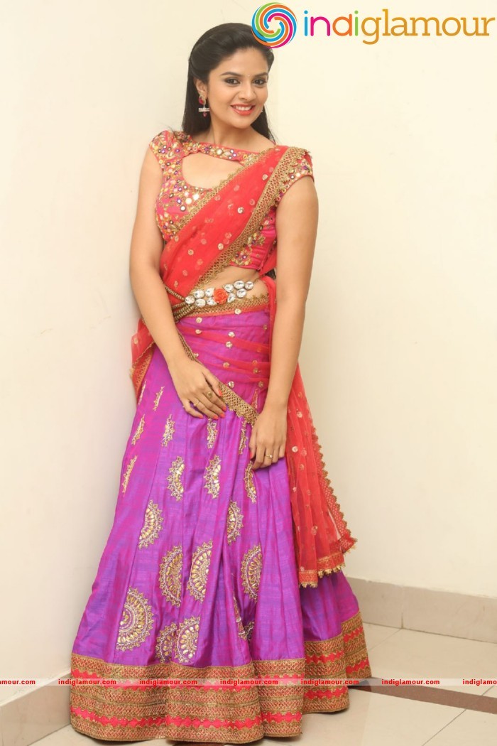 Sri Mukhi Actress hd photo