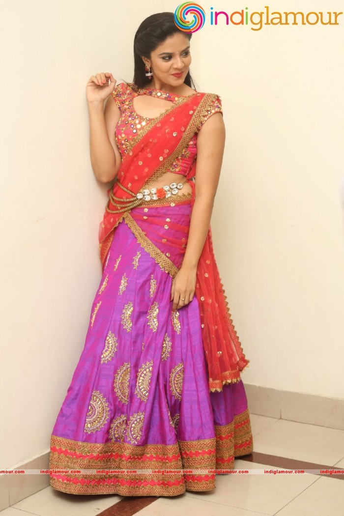 Sri Mukhi Actress hd photo