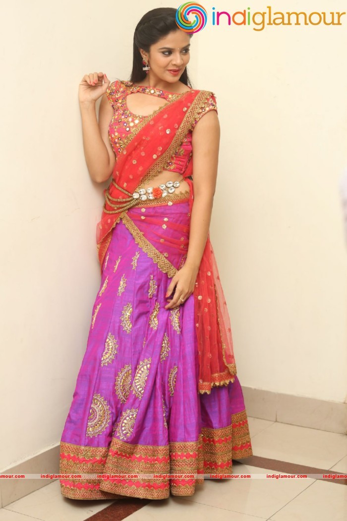 Sri Mukhi Actress hd photo