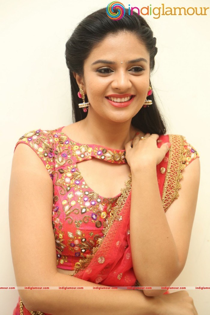 Sri Mukhi Actress hd photo