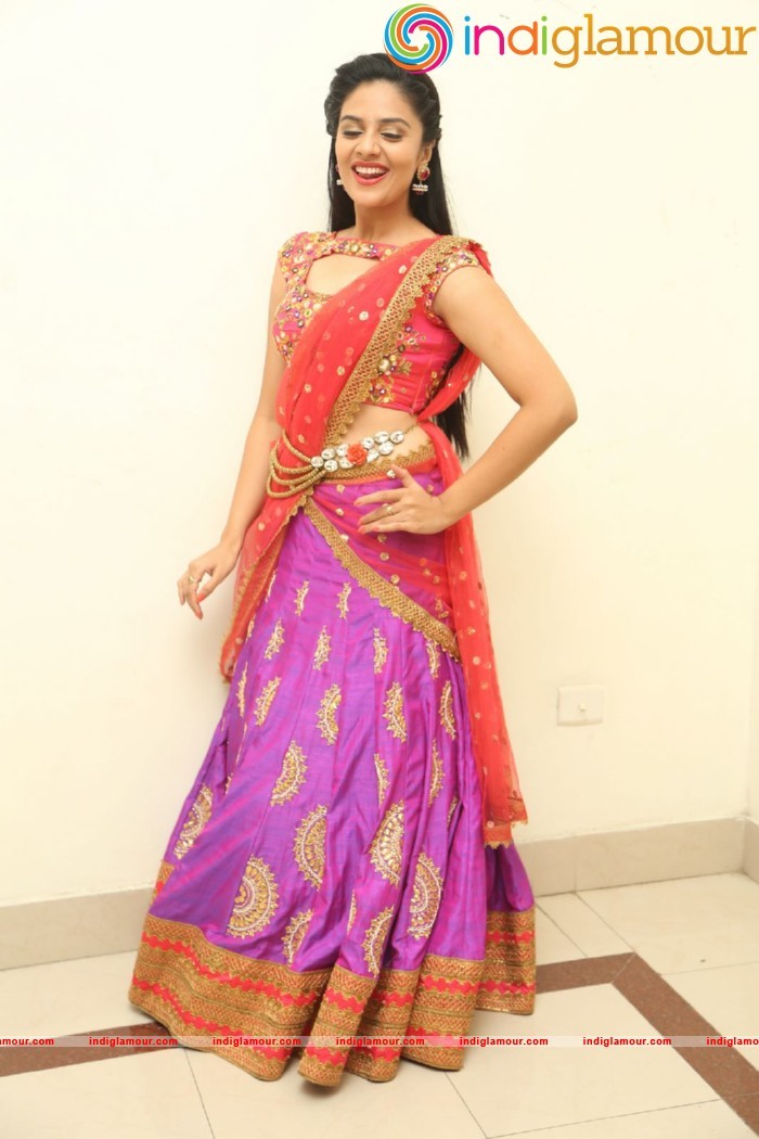 Sri Mukhi Actress hd photo