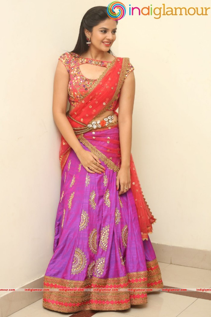 Sri Mukhi Actress hd photo