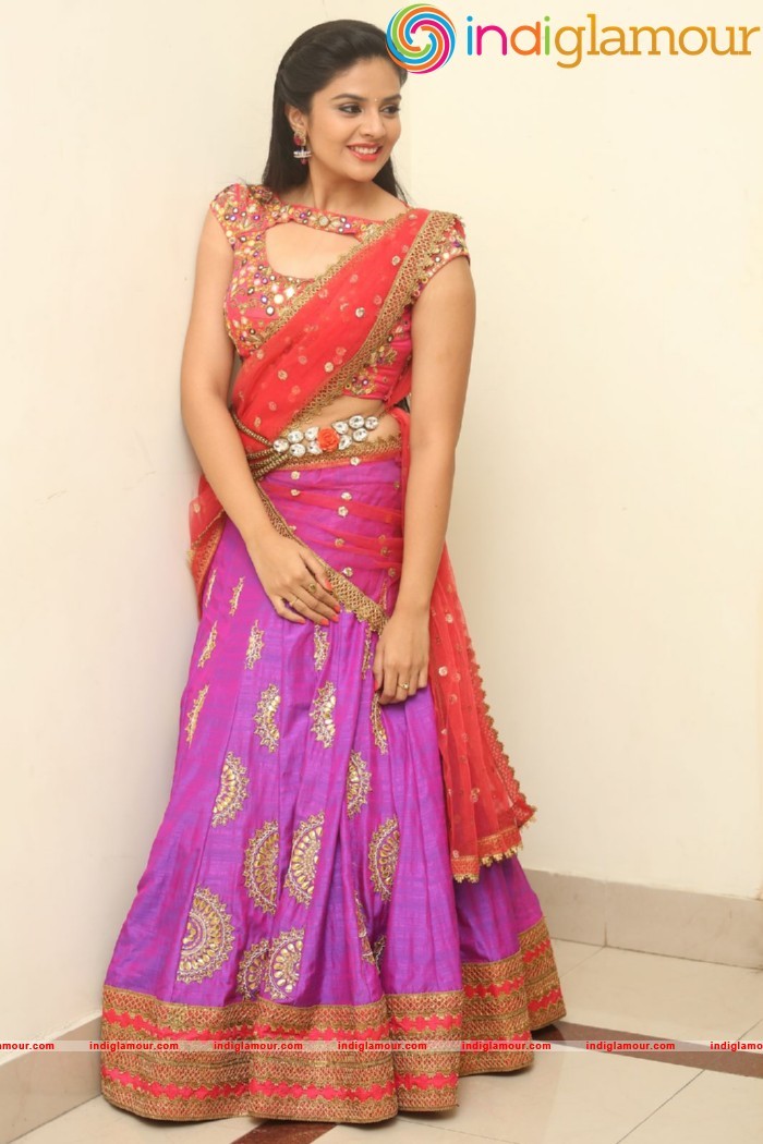 Sri Mukhi Actress hd photo