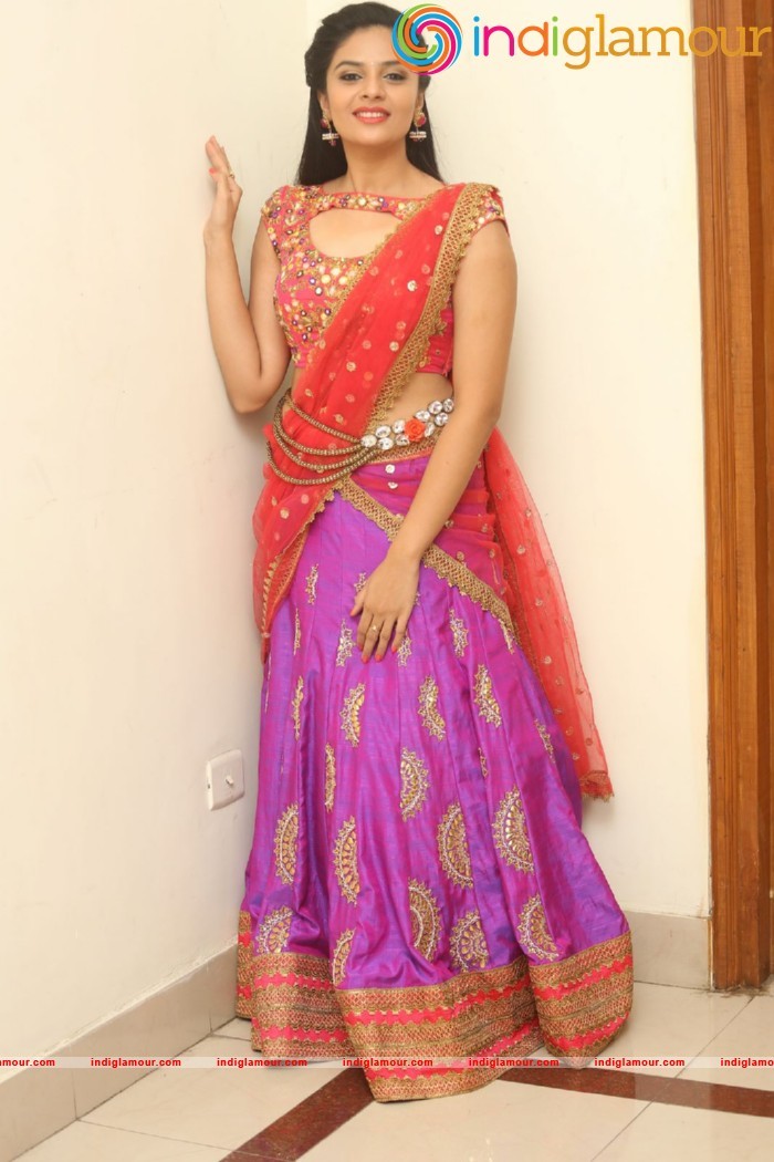 Sri Mukhi Actress hd photo