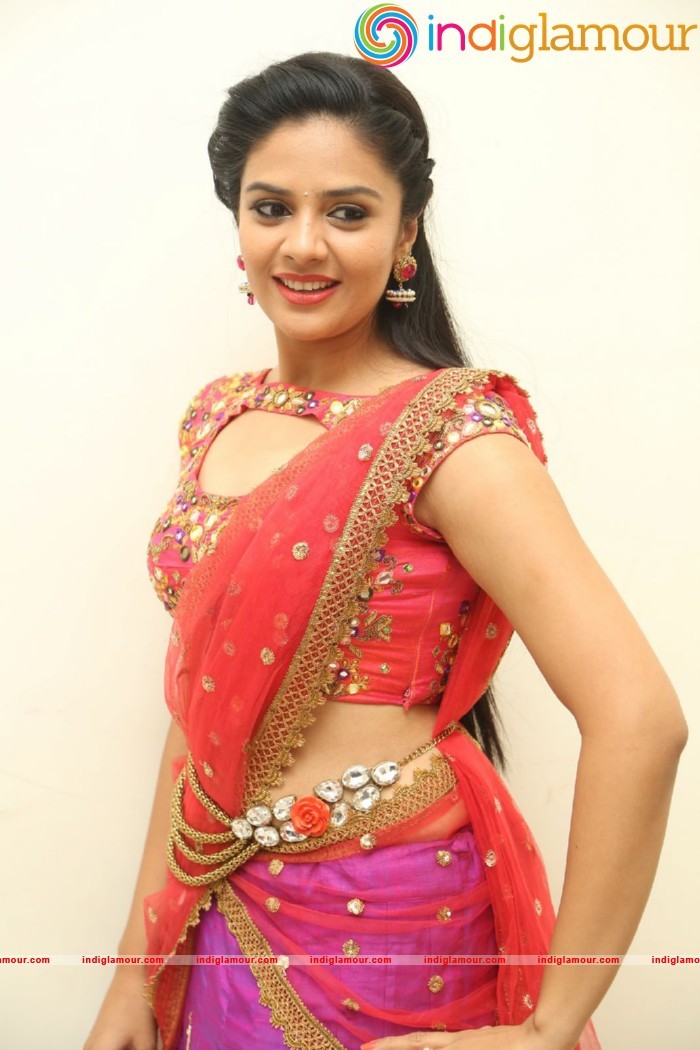 Sri Mukhi Actress hd photo