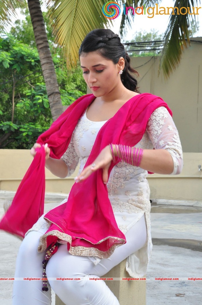 Mannara Chopra Actress hd photo