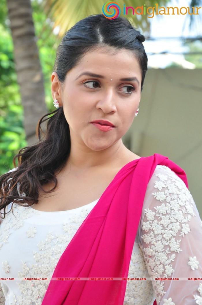 Mannara Chopra Actress hd photo