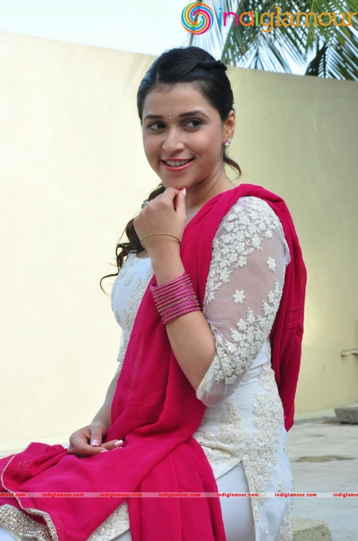 Mannara Chopra Actress hd photo