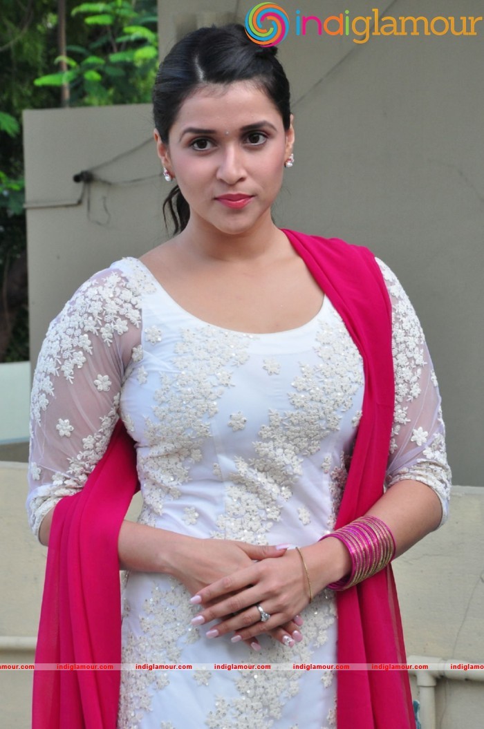 Mannara Chopra Actress hd photo